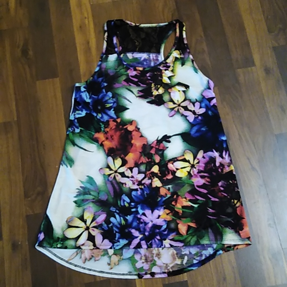 Floral sleeveless tunic